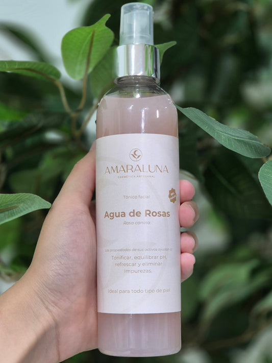 Agua de Rosas